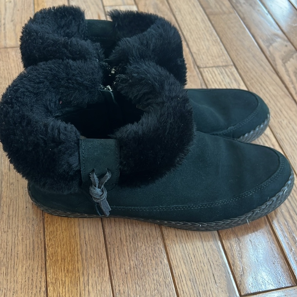 UGG Women's Black Fur-Lined Ankle Boots